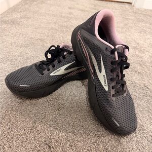 Brooks Adrenaline GTS 22 | Size 10